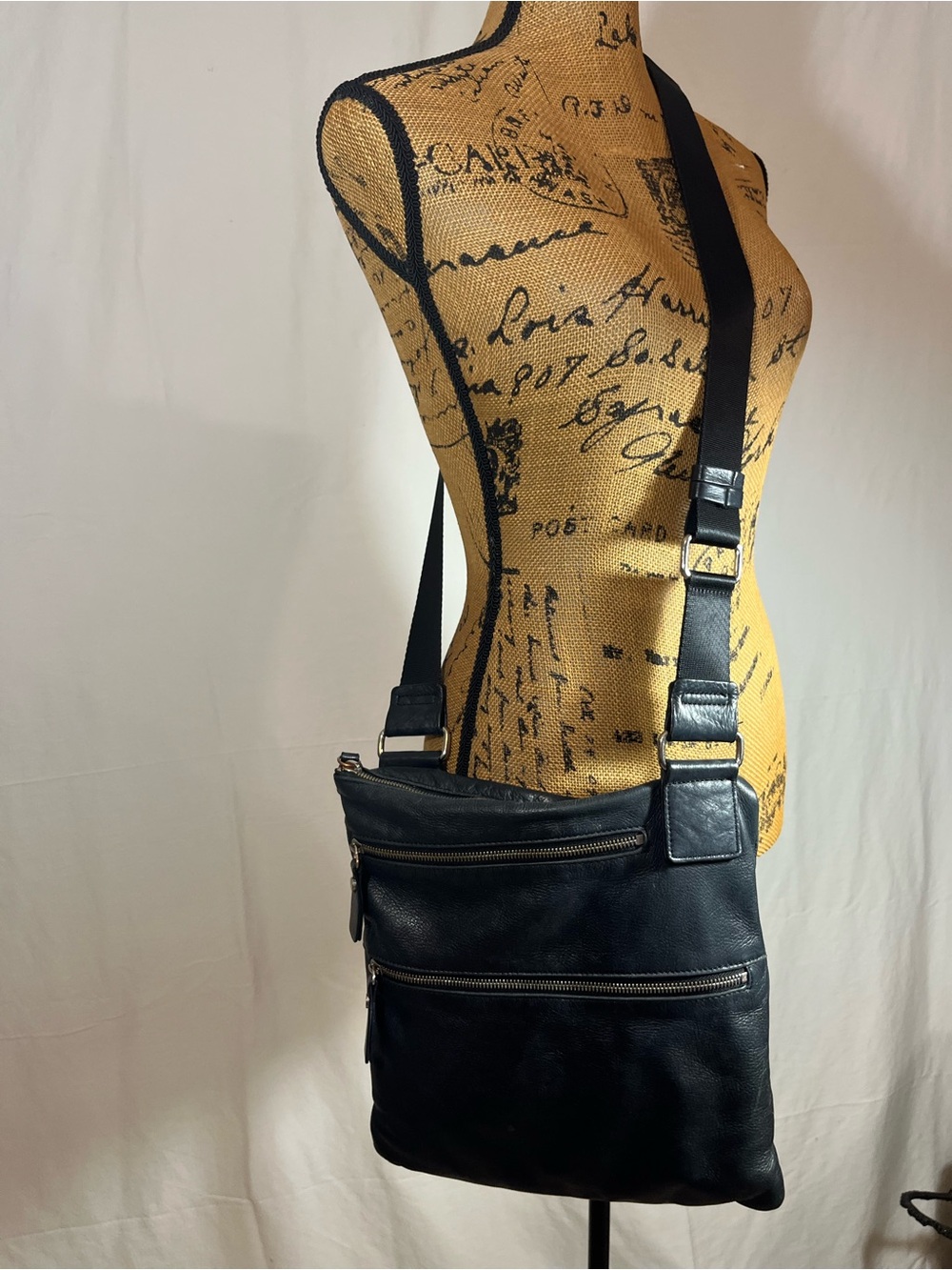 Margot Black Leather Crossbody Bag - zipper many compartments purse